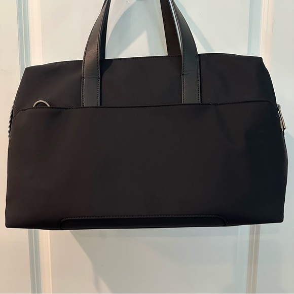 Away Travel The Everywhere Bag jet black trolley strap - Picture 15 of 16